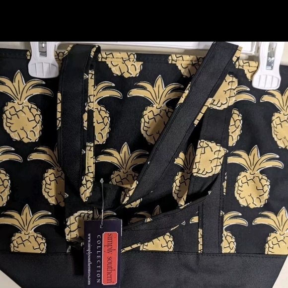 Simply Southern Golden Pineapple Shoulder Bag - Picture 5 of 7